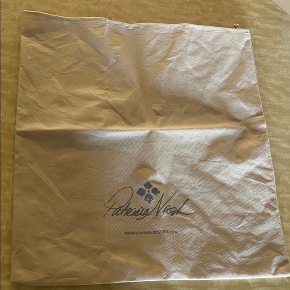 Patricia Nash Tan Storage / Dust large 16” x 18” inch Bag / new 2 bags - Picture 3 of 5